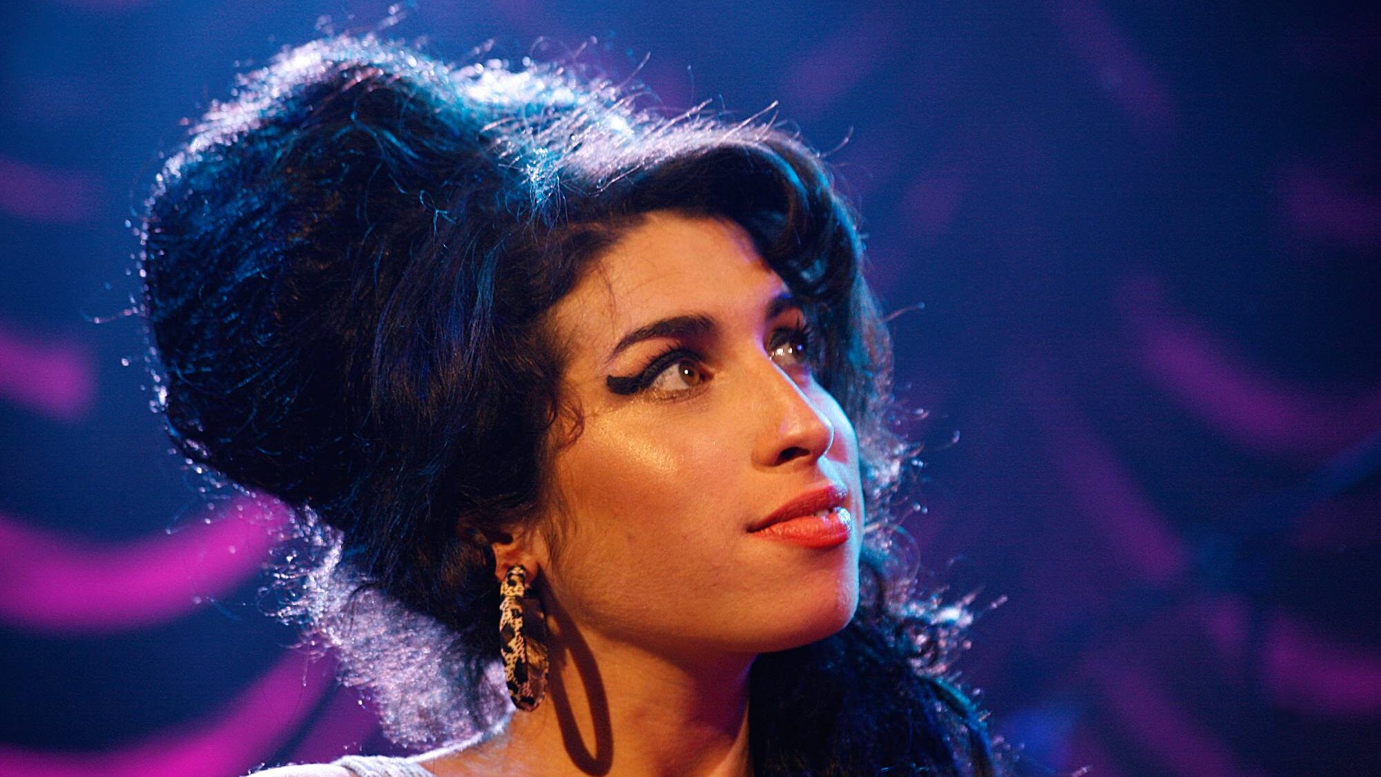 Amy Winehouse celebra 20 anos de “Back To Black” com relançamento de luxo
