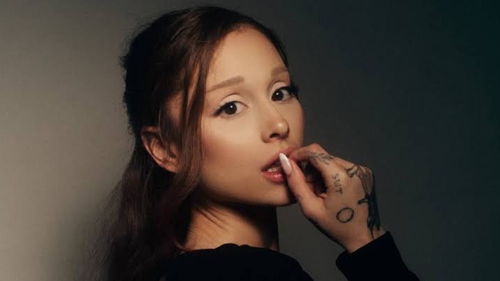 Ariana Grande explica motivo do afastamento