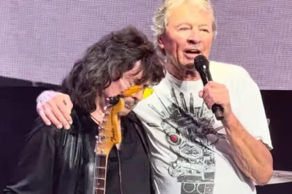 Ritchie Blackmore detalha reencontro “muito emocionante” com o Deep Purple
