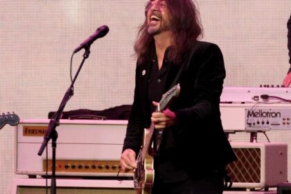 Foo Fighters e Queens of the Stone Age iniciam turnê de verão com shows em Toronto