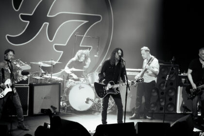 Foo Fighters surpreendem fãs com raridades em show no Hollywood Bowl