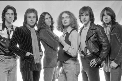 Foreigner lança faixa inédita de Head Games com Peter Frampton