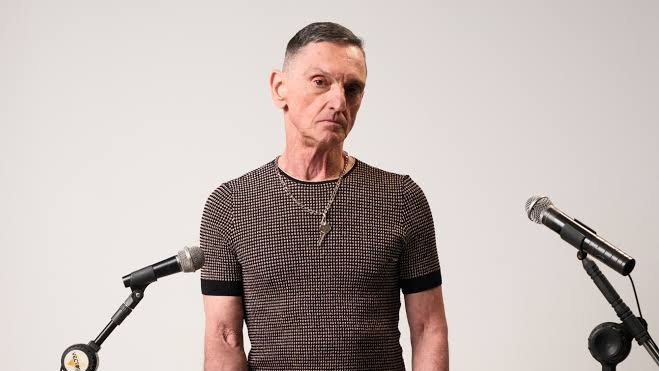 Paulo Miklos comenta sobre a versão de “Bichos Escrotos” lançada por Anitta