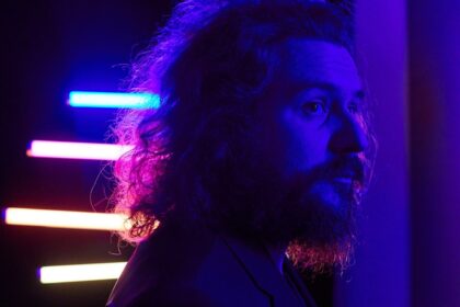 Jim James lança single “Lost Child” e anuncia novo álbum solo “Wowed Out”