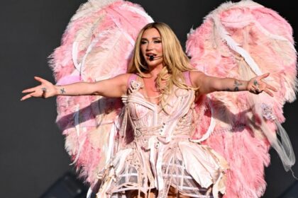 Kesha homenageia Dolly Parton com cover de ‘Old Flames (Can’t Hold a Candle to You)’