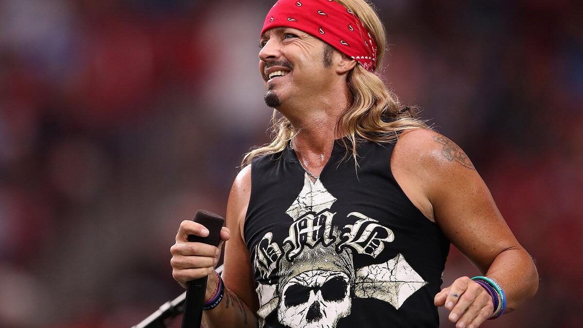 Bret Michaels é afastado dos palcos por mais meses após show de retorno