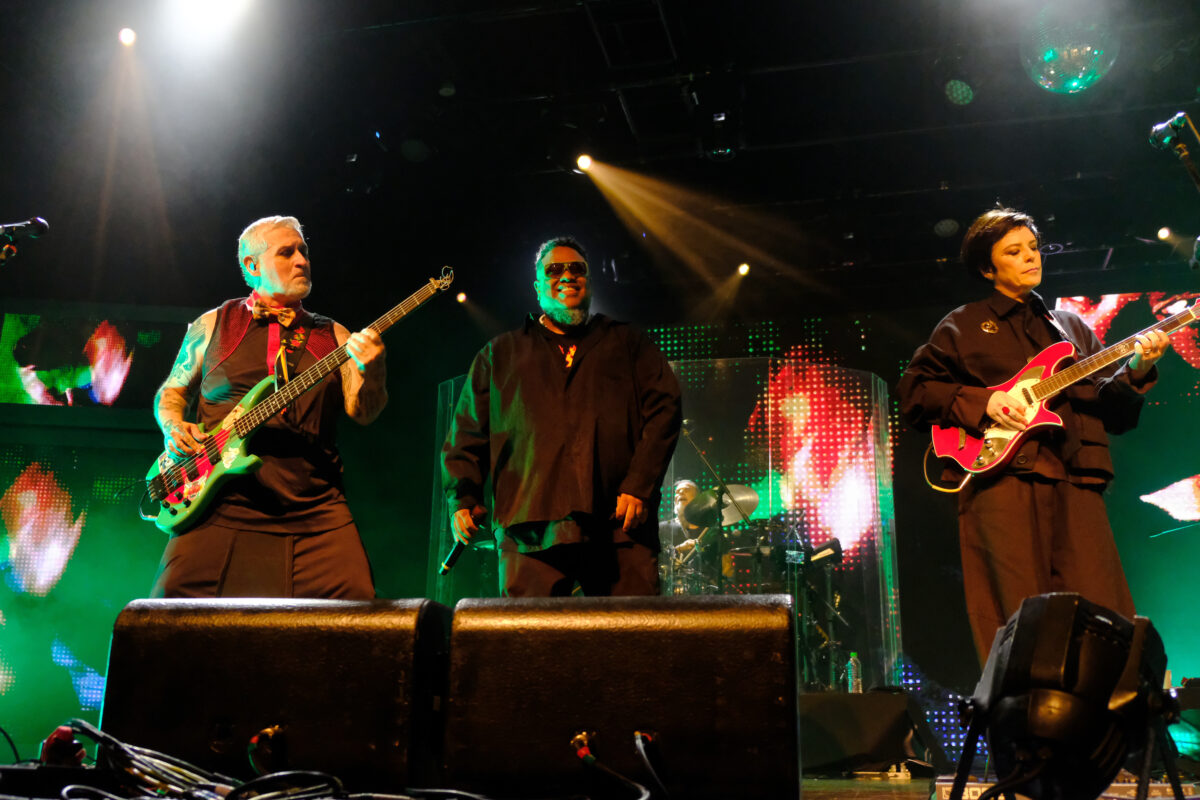 Pato Fu lança registro audiovisual do show de 30 anos do álbum “Gol de Quem?” no dia 9 de outubro