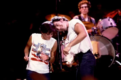Videoclipe rejeitado de “Dancing in the Dark”, de Bruce Springsteen, vai a leilão