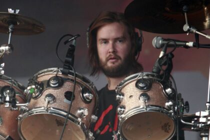 A trágica história da morte de The Rev, baterista do Avenged Sevenfold