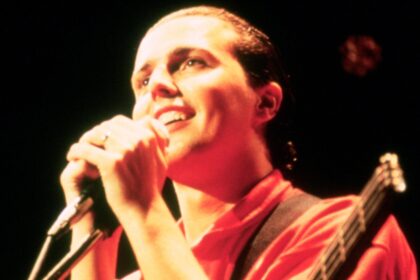 3 músicas de rock dos anos 80 que ficam ainda melhores com amigos