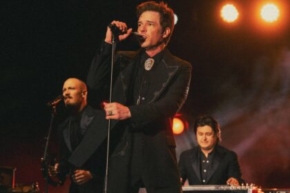 Brandon Flowers canta “An american dream” no “Fallon” e dá detalhes sobre próximo álbum do The Killers
