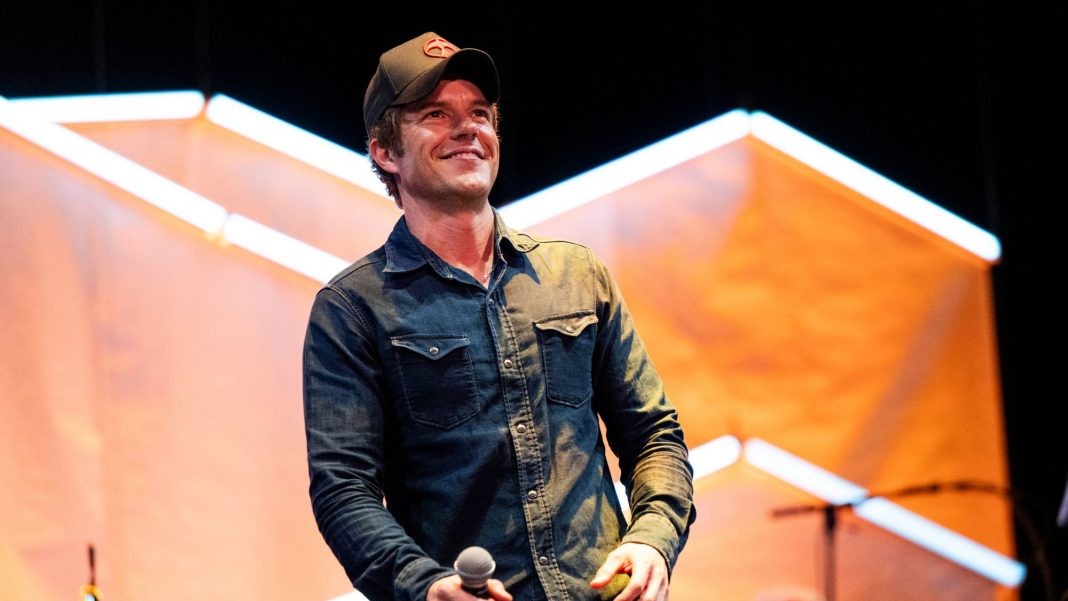 Brandon Flowers revela qual música solo poderia ter sido um grande sucesso do The Killers