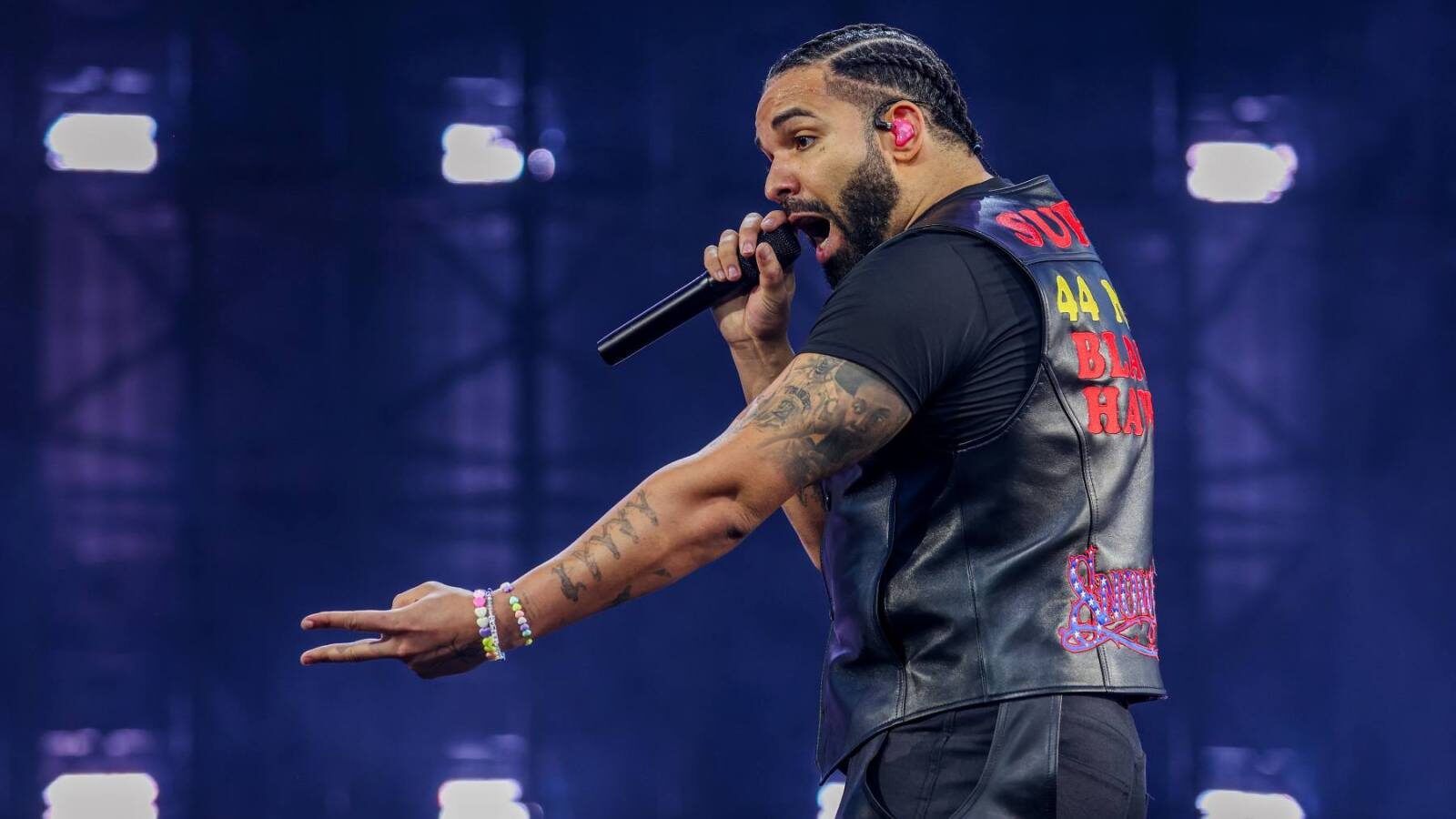 Drake anuncia data de lançamento para seu misterioso projeto “FOMO”