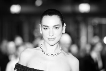 Samsung pede arquivamento de processo de US$ 15 milhões movido por Dua Lipa