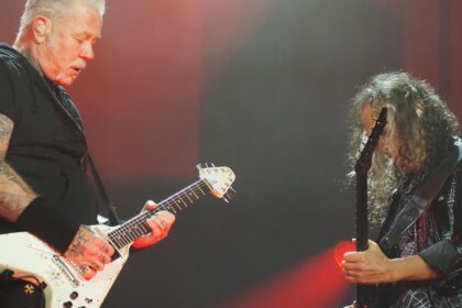 James Hetfield diz que Tony Iommi foi o guitarrista que mais o inspirou