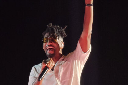 Jon Batiste une Nova Orleans e Brasil em show no Rock in Rio