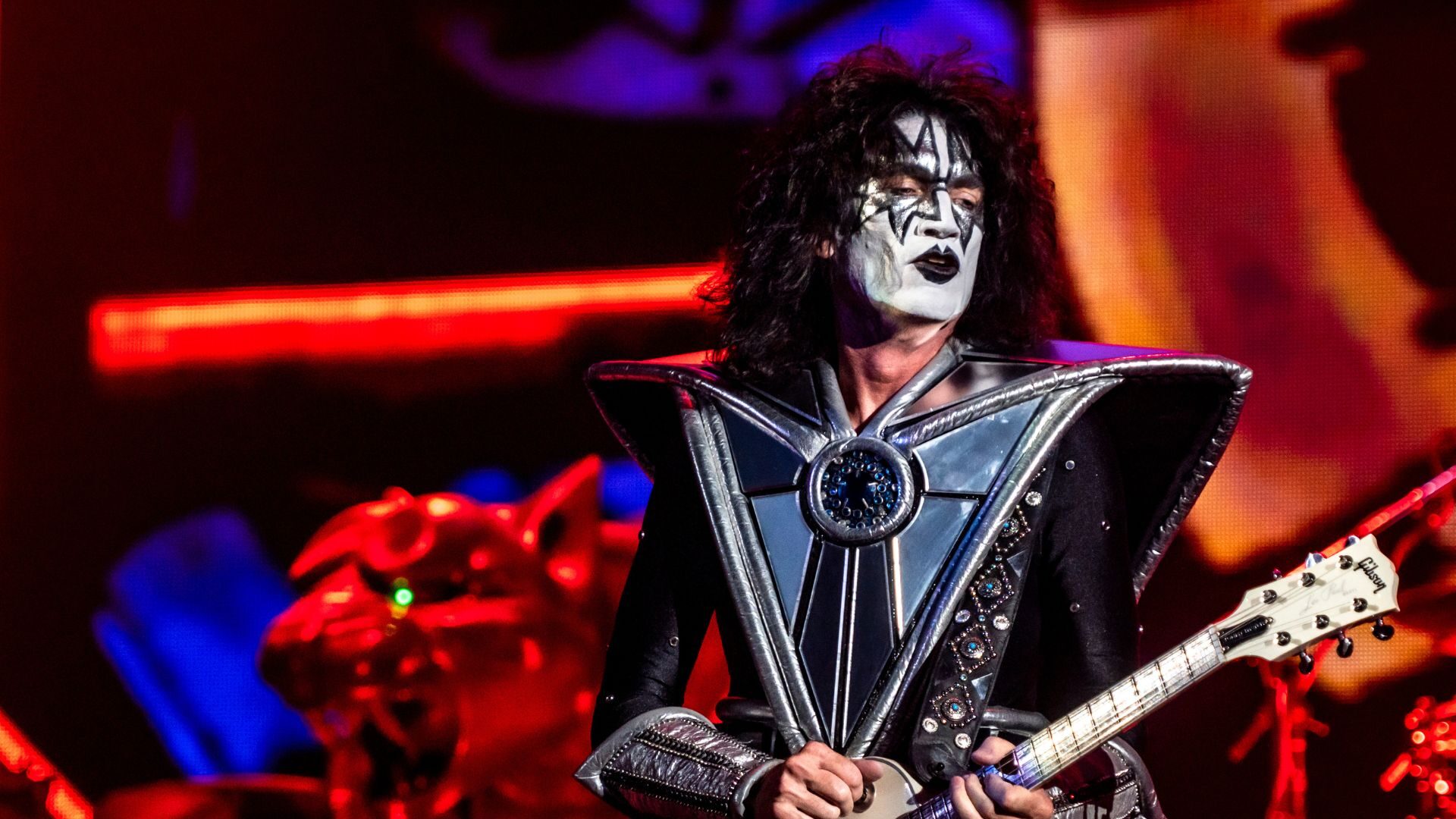 Tommy Thayer revela detalhes de nova música do Kiss escrita por Paul Stanley