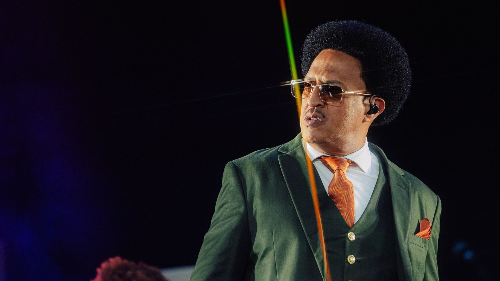 Mano Brown defende o caderno e critica o celular como ferramenta de composição no rap