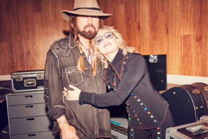 Miley atrai 1,5 milhão de fãs para fila por shows no hollywood bowl