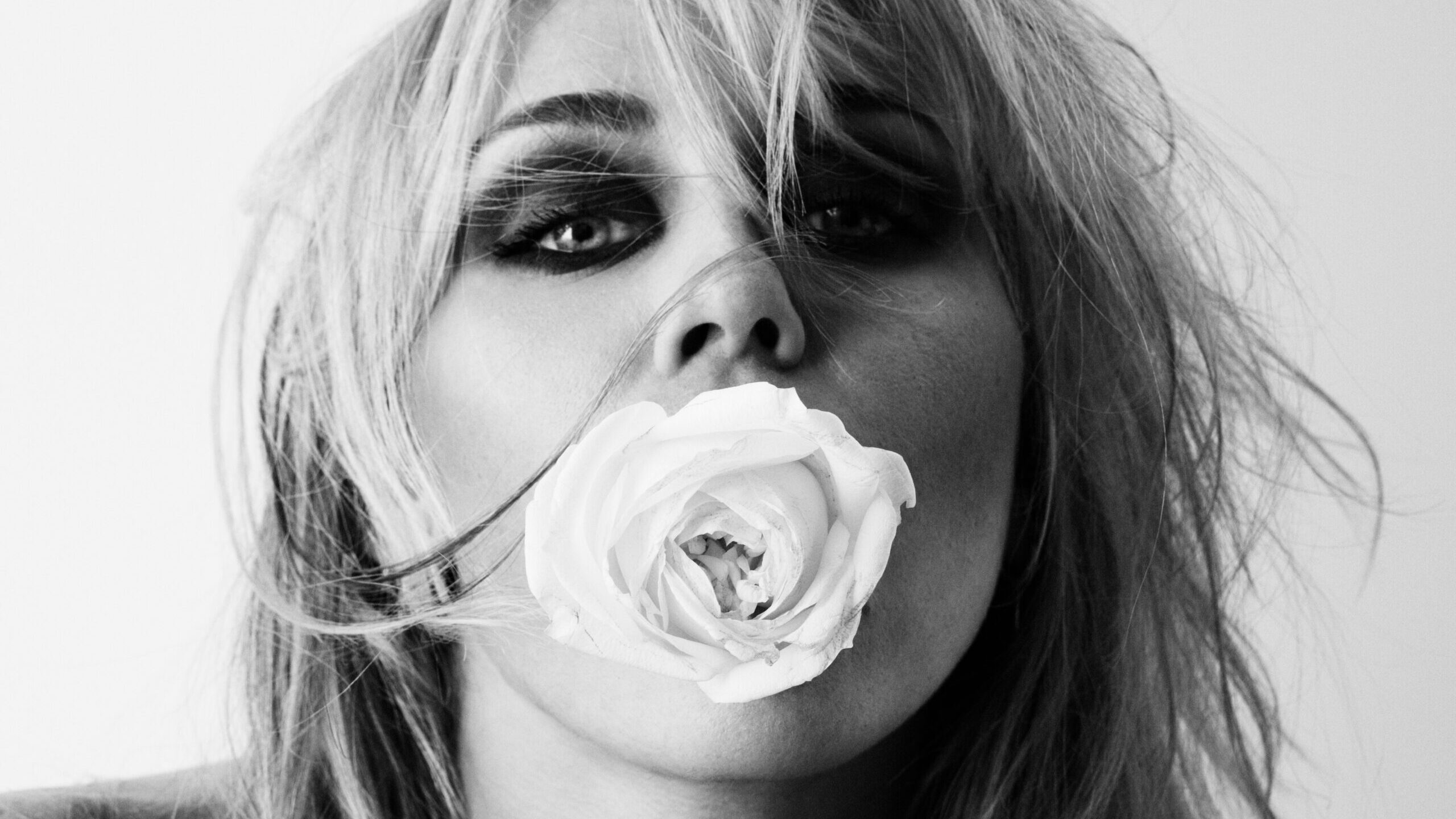 Miley Cyrus anuncia novo álbum “Bass Persuades” e shows no Hollywood Bowl