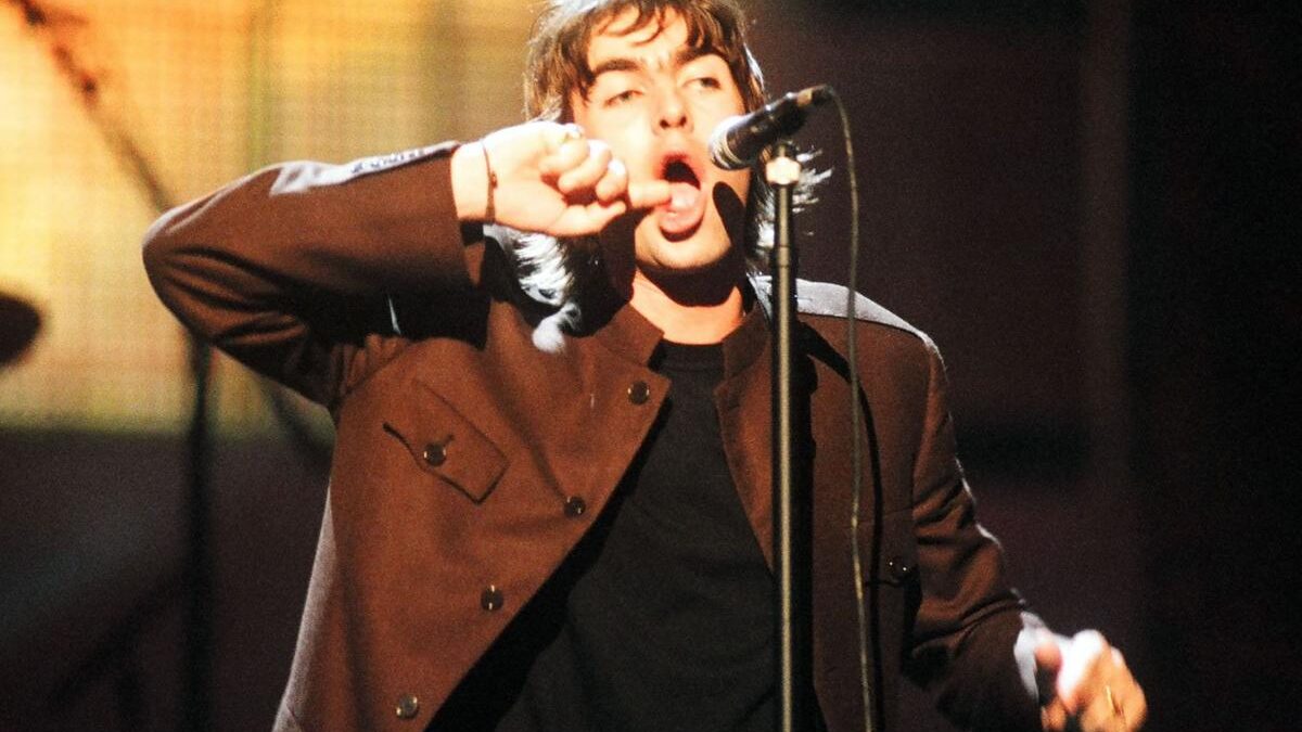 Há 30 Anos: A Performance Caótica do Oasis no MTV VMA de 1996