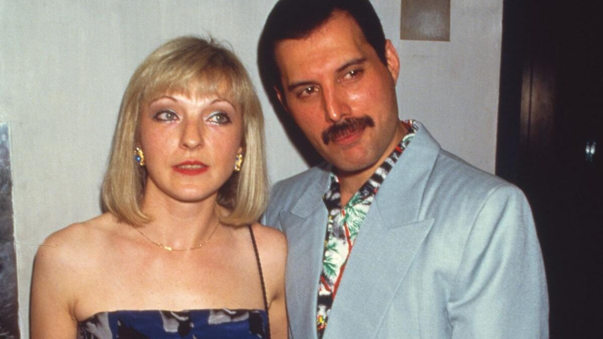 Mary Austin Revela o Momento em que Soube da Homossexualidade de Freddie Mercury
