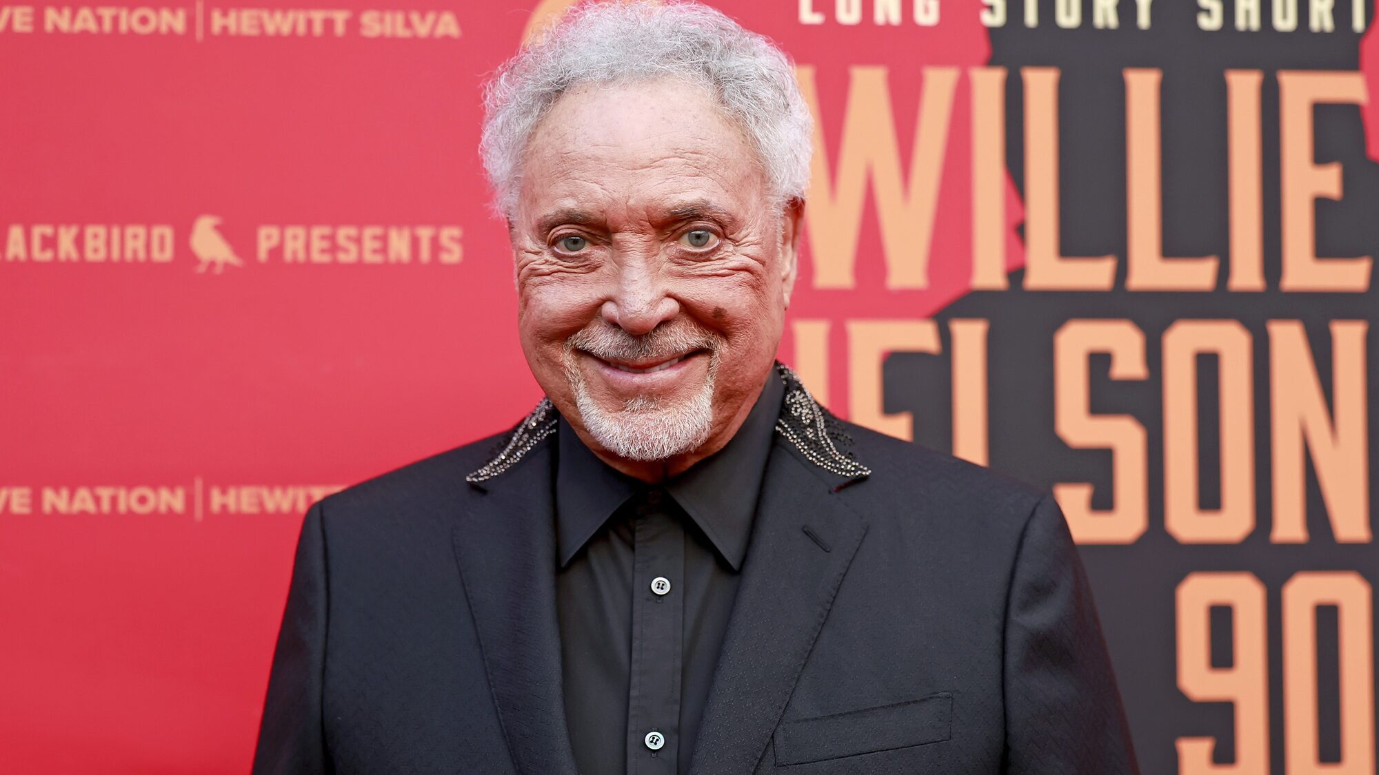 Tom Jones é dispensado do ‘The Voice UK’ após 14 anos como jurado