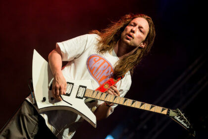 Ex-guitarrista do Turnstile passará por avaliação de sanidade mental em julgamento