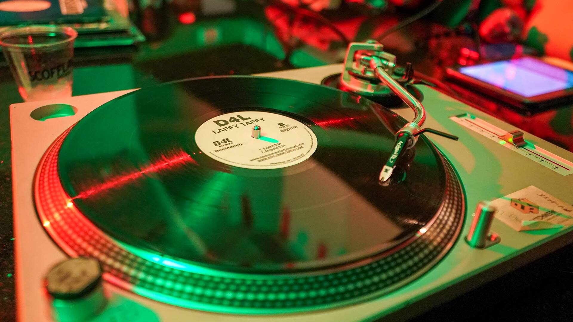 Vendas de vinil nos Estados Unidos ultrapassam US$ 1 bilhão