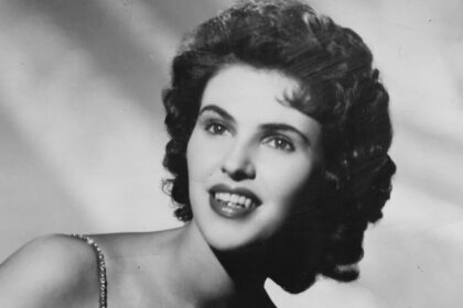A pioneira que virou realeza do rockabilly: conheça a trajetória de Wanda Jackson
