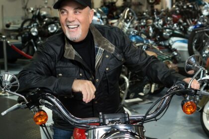 Billy Joel vai leiloar coleção com mais de 70 motos clássicas em Nova York