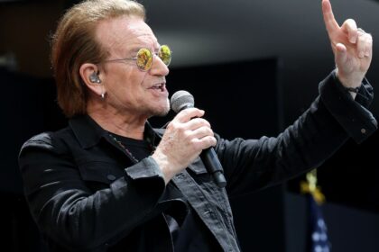Bono chama cortes do DOGE de Elon Musk de “inconcebíveis” e diz que Partido Republicano foi “sequestrado”