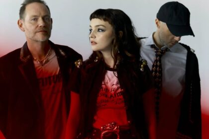 Chvrches lança “Overthinker”, segundo single de “All the King’s Men”