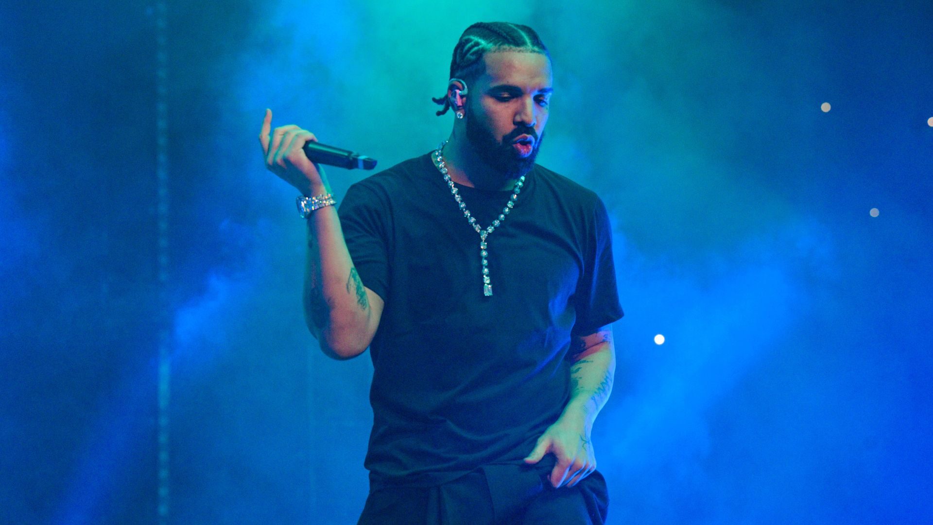 Drake decide não inscrever seus três novos álbuns no Grammy 2027