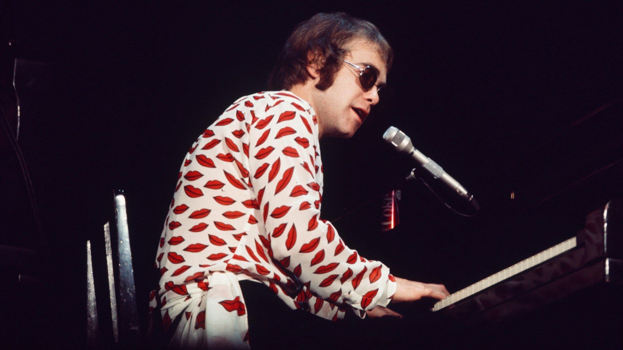 3 músicas de Elton John que foram feitas para serem vivenciadas ao vivo