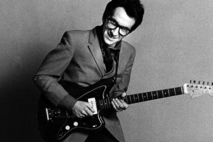 Elvis Costello relembra início de carreira e bastidores de “My Aim Is True”