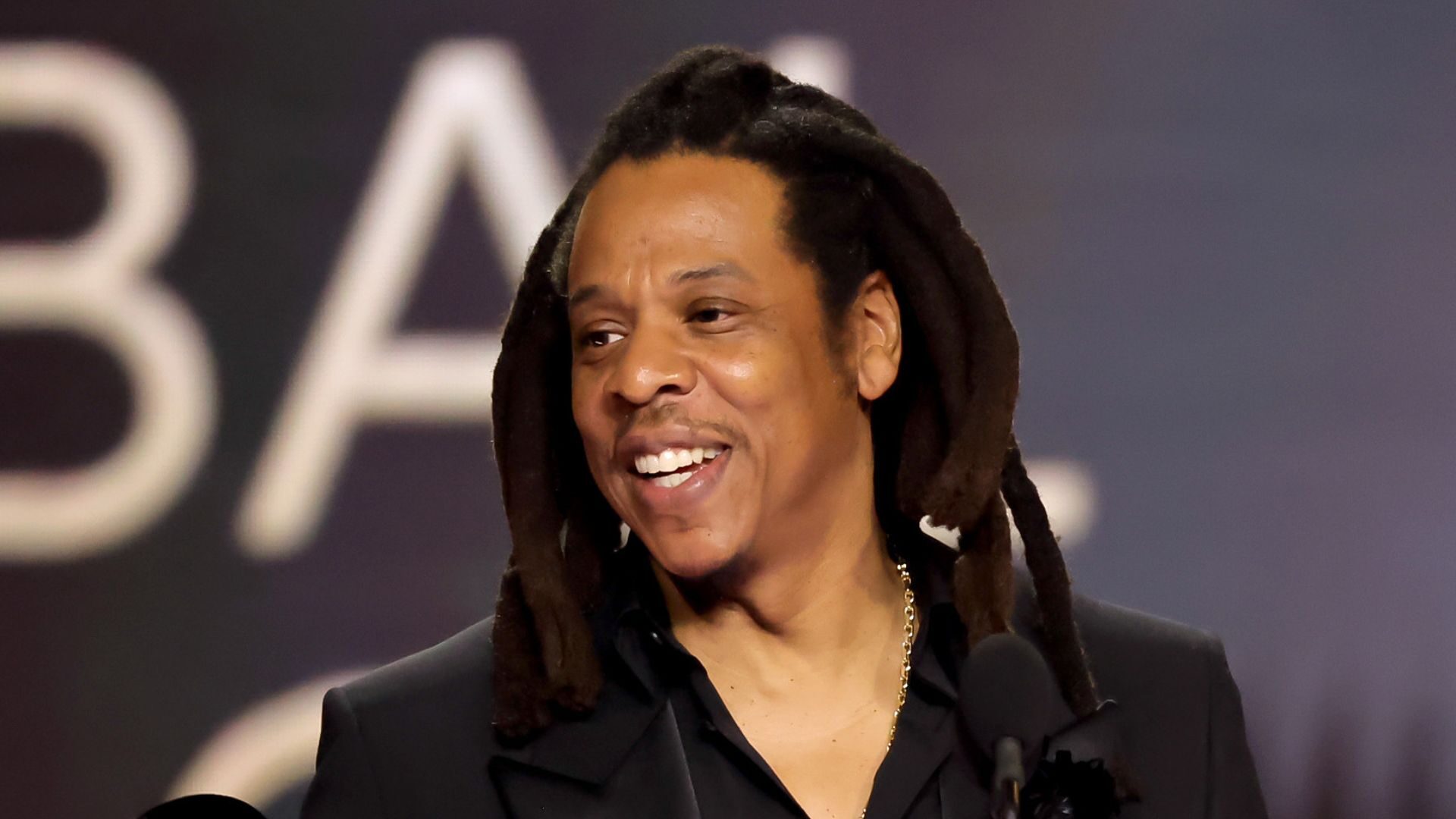 Mulher que acusou Jay-Z de agressão sexual se retrata totalmente: ‘Não há verdade em nenhuma das minhas alegações’