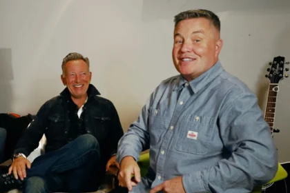 Ken Casey, do Dropkick Murphys, estreia série de entrevistas com Bruce Springsteen, Joan Baez e Chuck D