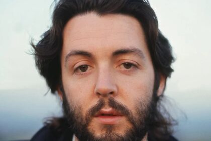 “Mr. Blue Sky”, do ELO, ultrapassa 1,3 bilhão de streams e Paul McCartney disse que a música lembrava os Beatles