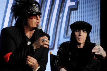 Nikki Sixx rebate acusações de Mick Mars e diz que ex-guitarrista “virou as costas” ao Mötley Crüe