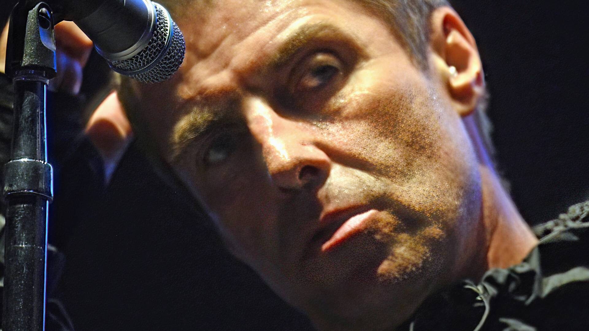 Liam Gallagher compra mansão em Cotswolds após reunião do Oasis