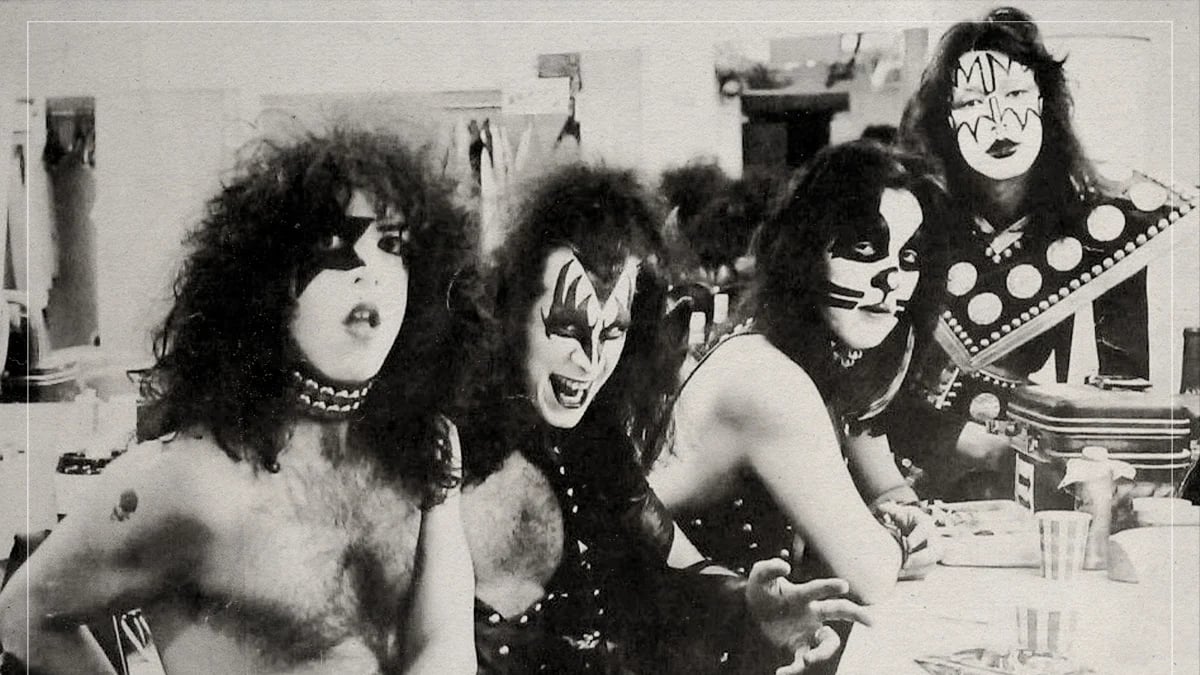 Paul Stanley do Kiss ficou “arrasado” quando Bob Ezrin deu “God of Thunder” para Gene Simmons cantar