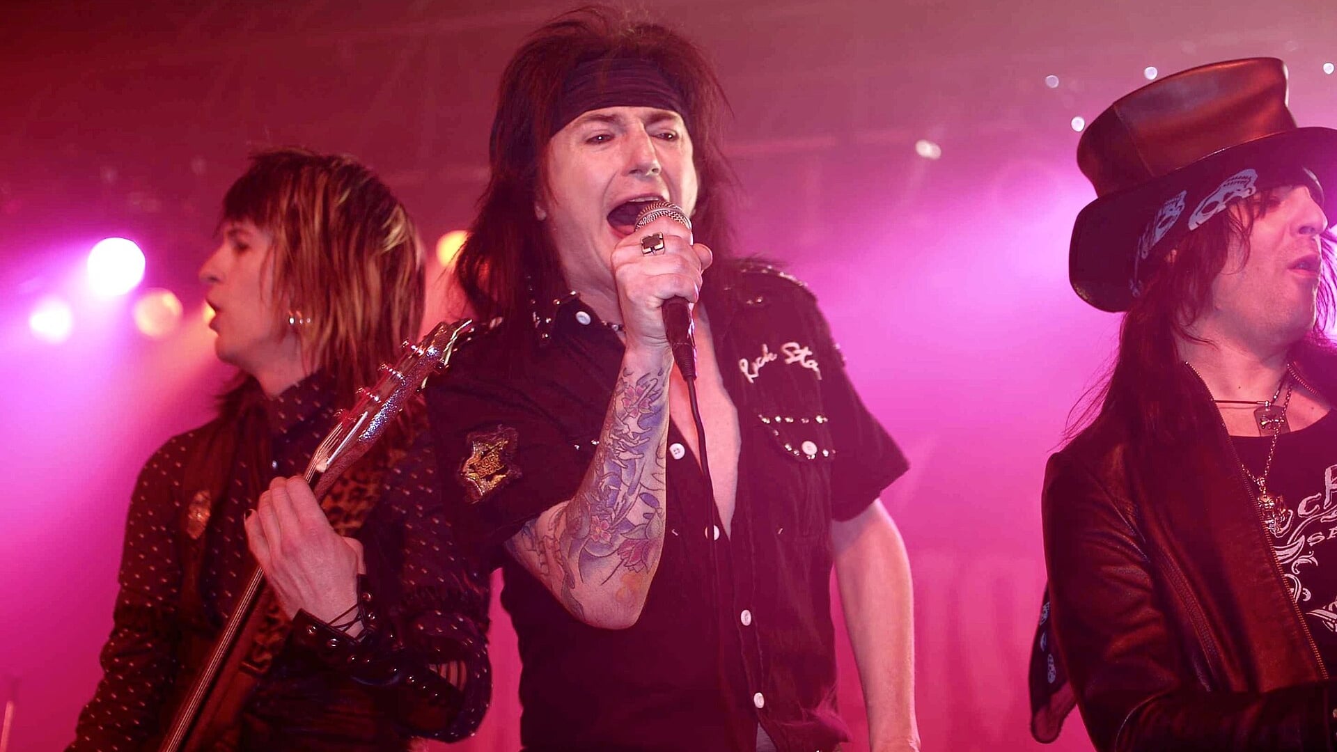 Phil Lewis, do L.A. Guns, duvida que a volta do Mötley Crüe da aposentadoria tenha sido boa ideia