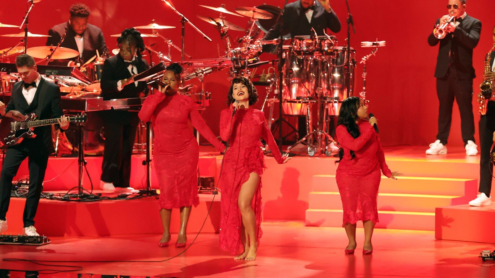 Raye apresenta “Where Is My Husband?” no VMA 2026
