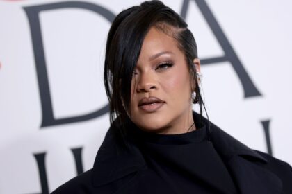 Suspeita de atirar contra Rihanna se declara inocente de acusações agravadas