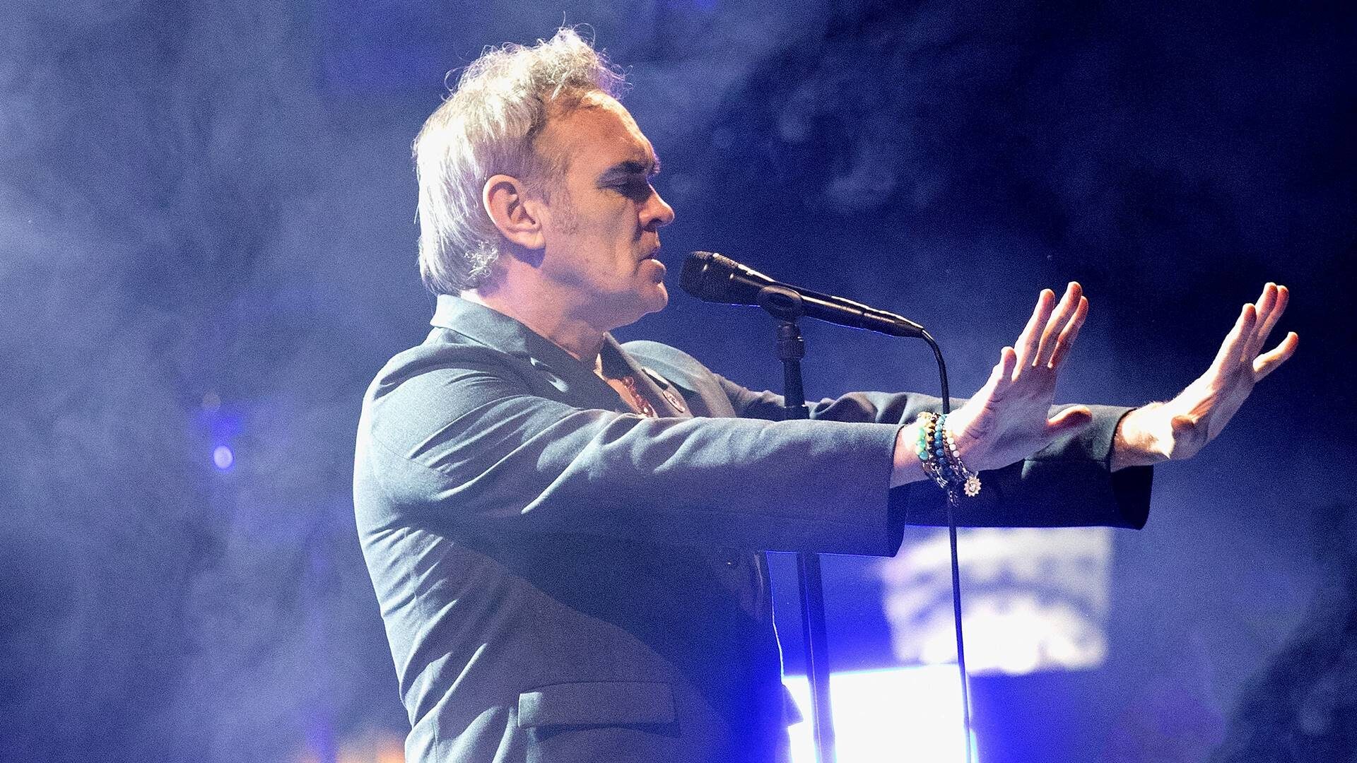 Morrissey é elogiado por Robbie Williams em faixa do álbum “Britpop”
