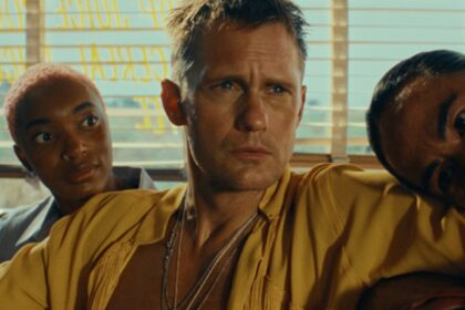 Rolling Stones lançam clipe de “Mr. Charm” com Alexander Skarsgård e faixa inédita