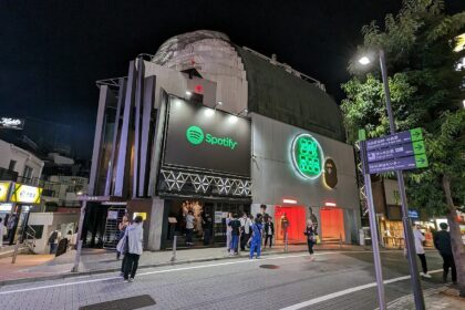 Spotify retira mais de 50 milhões de faixas geradas por IA das recomendações