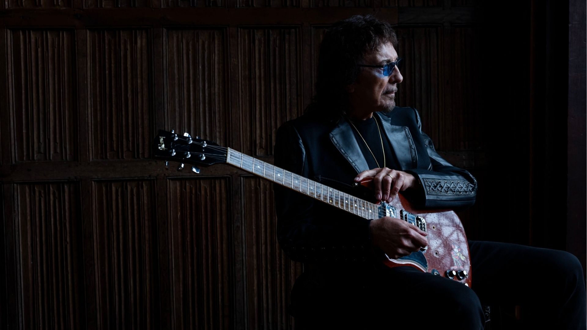 Tony Iommi anuncia audição exclusiva de “From the Dark” em São Paulo