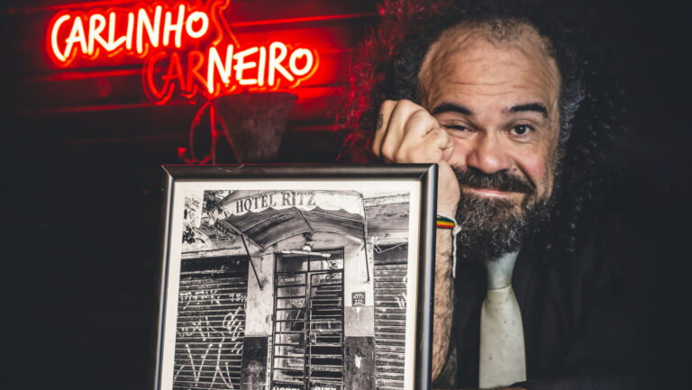 Carlinhos Carneiro estreia carreira solo com o álbum “Hotel Ritz” e lança single com Catto